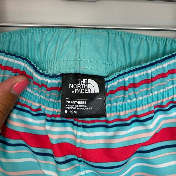 NEW North Face Infant Striped Water Shorts 6-12M - Picture 5 of 5
